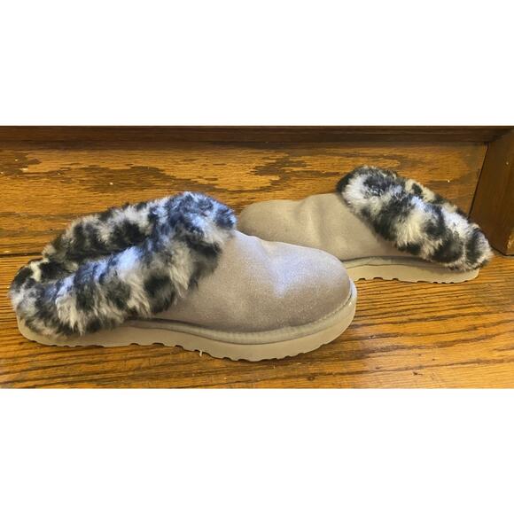UGG CLUGGETTE LEOPARD SUEDE SHEEPSKIN SLIPPERS Women’s 8 Gray - Picture 5 of 10